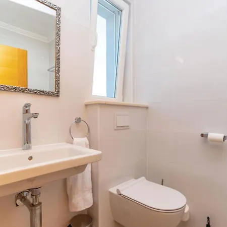 5 Bedroom Lovely In * Smokvica (Korcula)