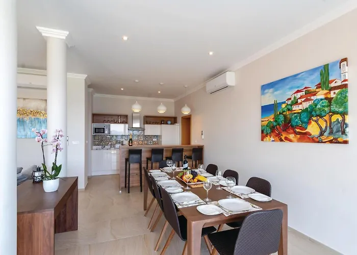 5 Bedroom Lovely In Сasa de vacaciones