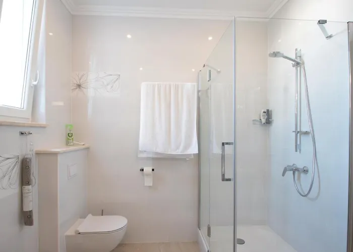 5 Bedroom Lovely In Casa vacanze