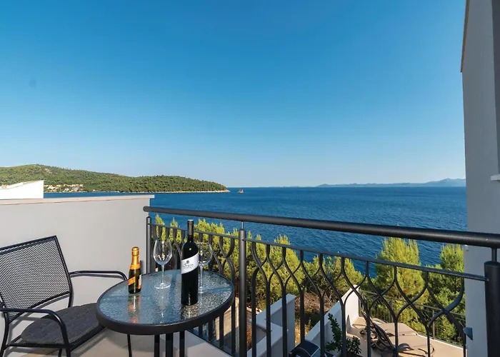 5 Bedroom Lovely In Сasa de vacaciones Smokvica (Korcula)