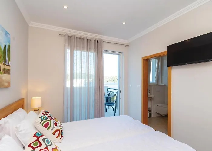 5 Bedroom Lovely In Casa vacanze Smokvica (Korcula)