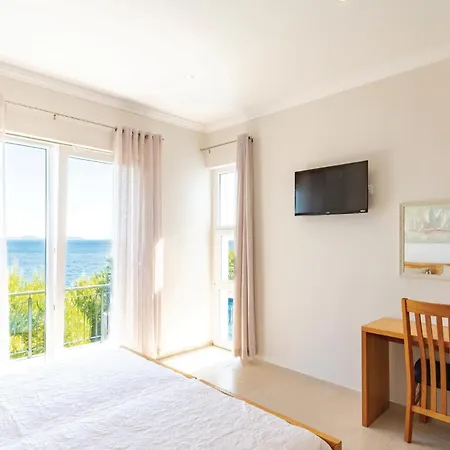 5 Bedroom Lovely In * Smokvica (Korcula)