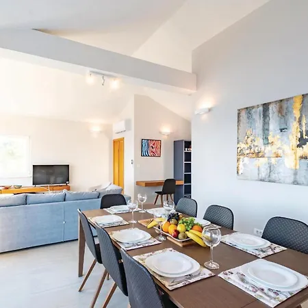 度假居 5 Bedroom Lovely In *