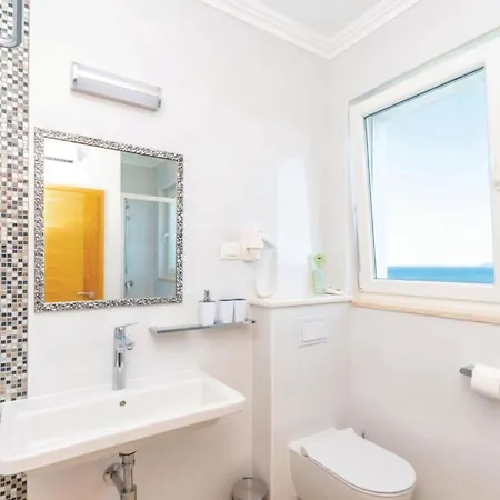 Holiday home 5 Bedroom Lovely In *