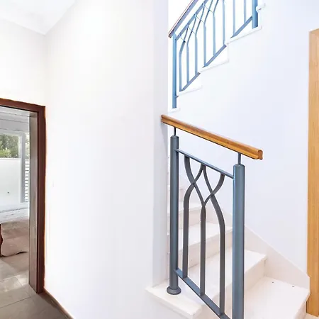 5 Bedroom Lovely In Holiday home