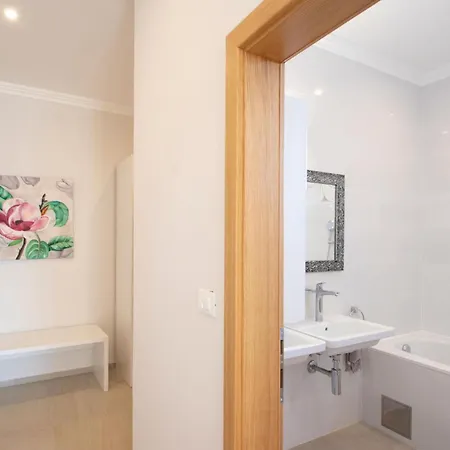 5 Bedroom Lovely In * Smokvica (Korcula)